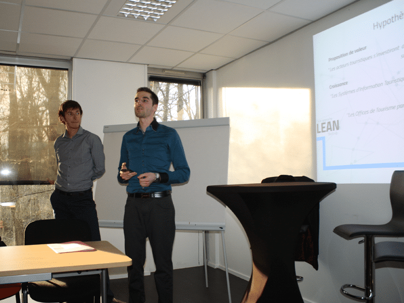 Damien Catala et Arnaud Becquet piychent leur projet Dahub