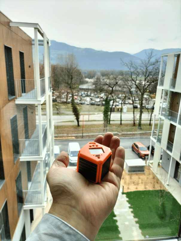 Les chercheurs d’Orange Innovation lancent le Computing Cube, une nouvelle génération d’objets connectés multi-capteurs et autonomes en énergie pour réduire l’empreinte numérique mondiale