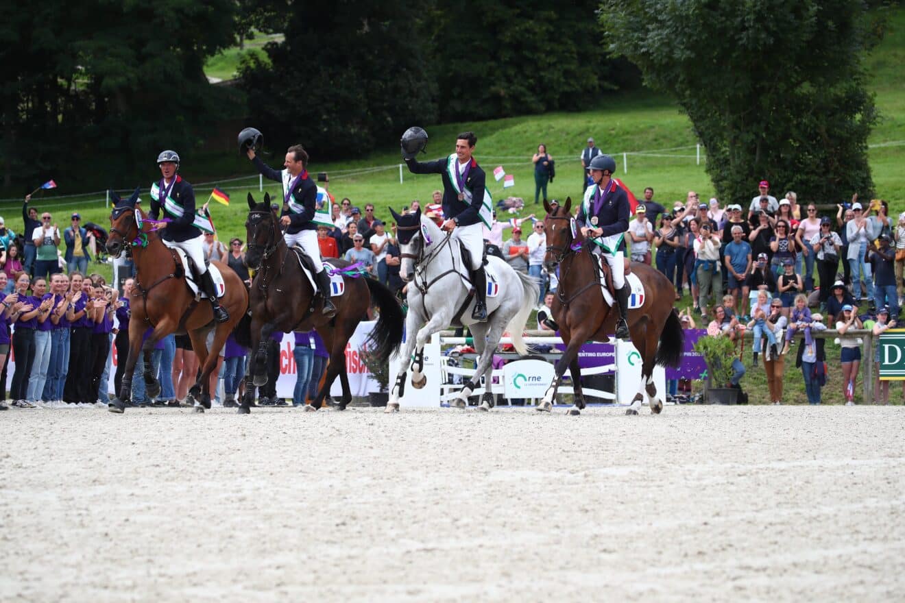 L'équipe de France d'équitation adopte la caméra intelligente et connectée Coho pour la santé et la sécurité de ses chevaux de haut niveau aux JO de Paris