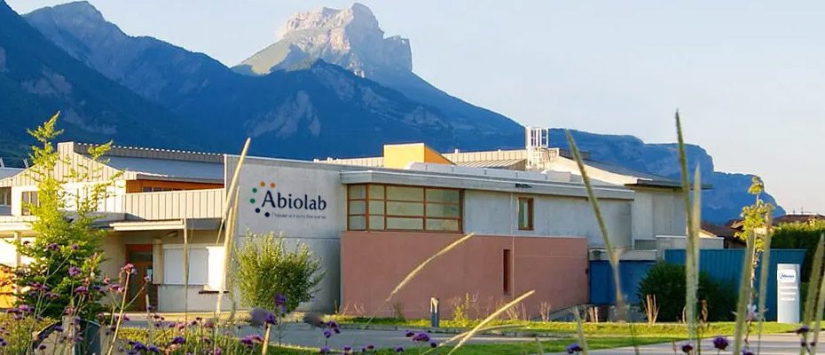 Plus de 60 ans d’histoire pour le laboratoire inovallien accrédité COFRAC ABIOLAB-ASPOSAN, spécialisé dans les analyses microbiologiques et chimiques pour la santé et l’environnement, qui passe dans le giron du groupe NORMEC