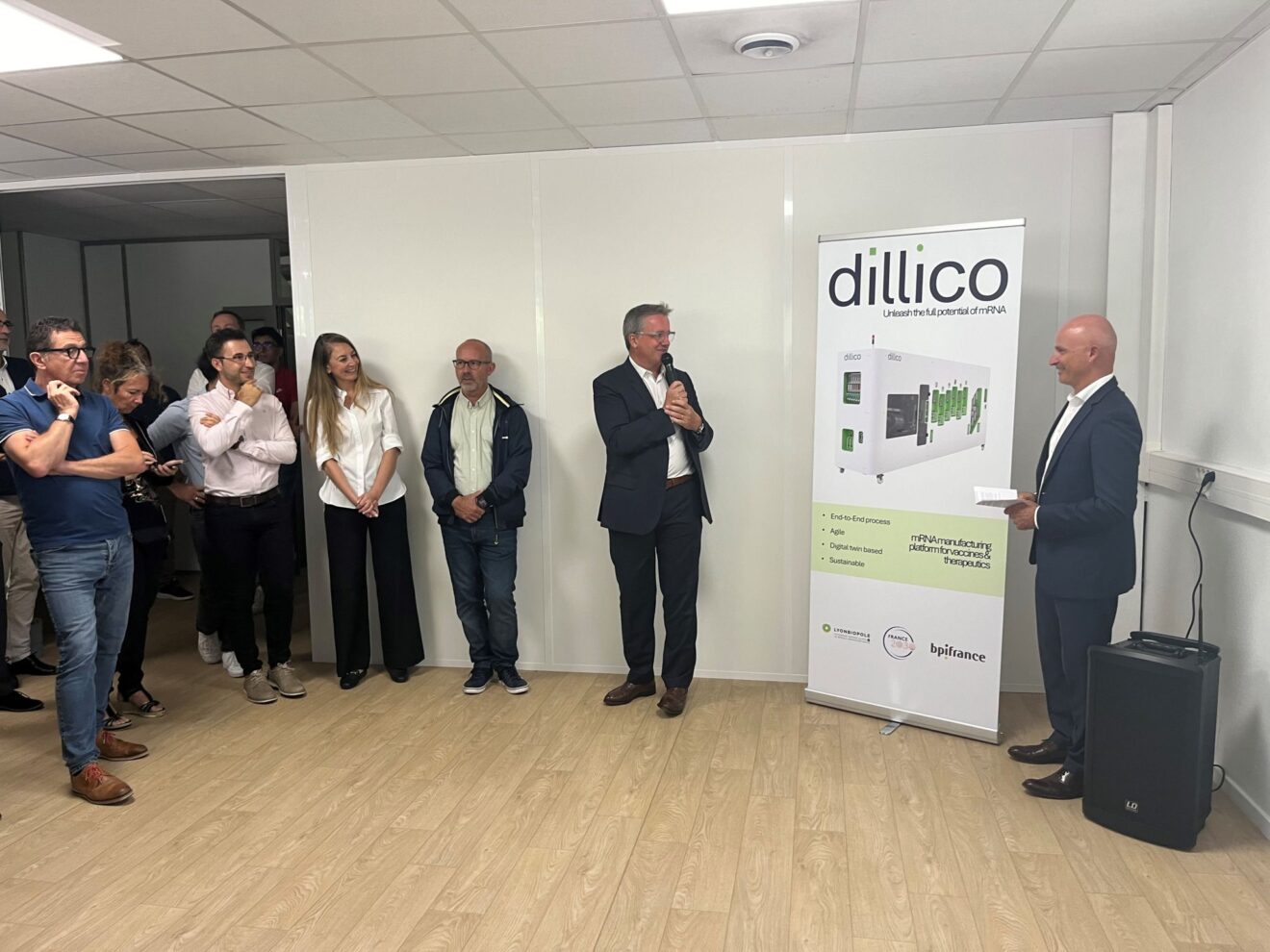Dillico inaugure ses nouveaux locaux et présente son équipement de fabrication continue pour les thérapies et vaccins à ARN messager, conçu et fabriqué en un temps record !
