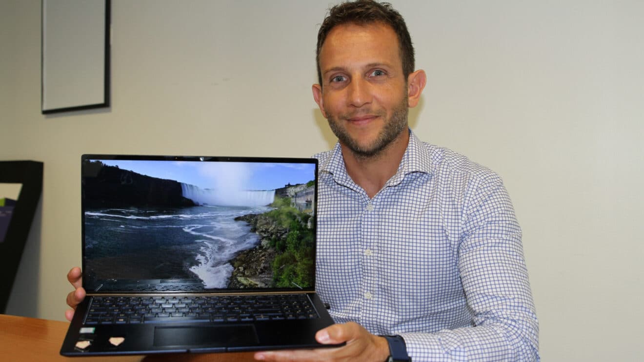 E-MOTION entame un nouveau virage et dynamise l’économie des territoires avec son offre de Selfie XXL